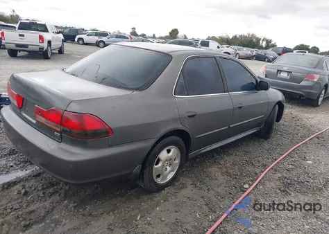 2001 Honda Accord 3.0 Ex из США, поврежденный, VIN 1HGCG16521A010687